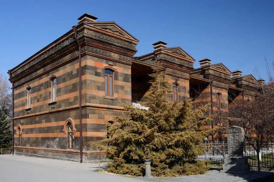 echmiadzin-pontifical-residence