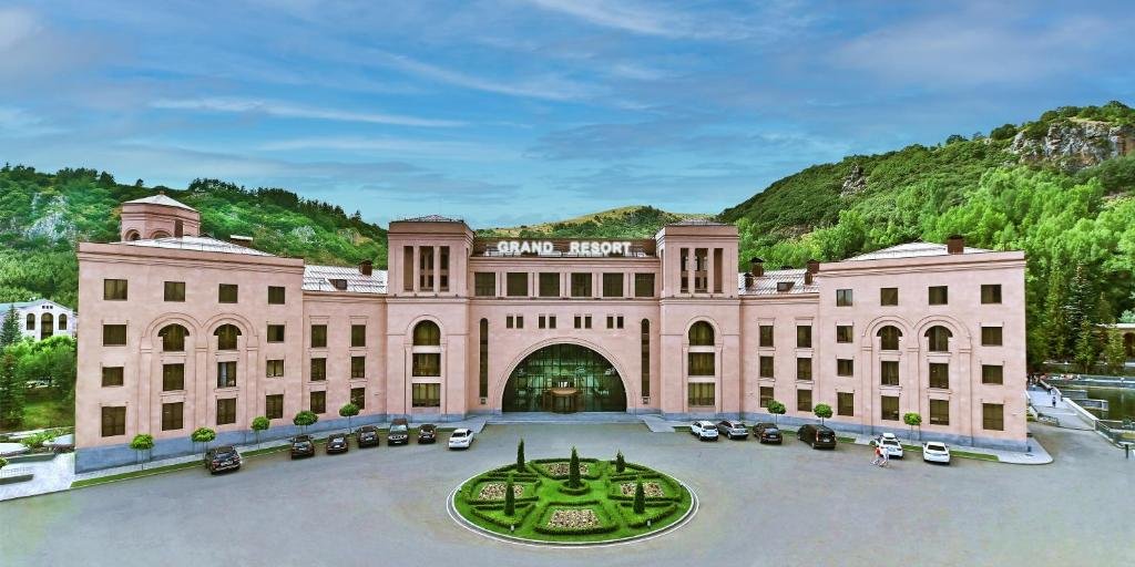 Grand Resort Hotel