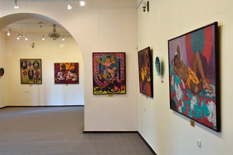 Gyumri-galery-sister-Aslamazyan