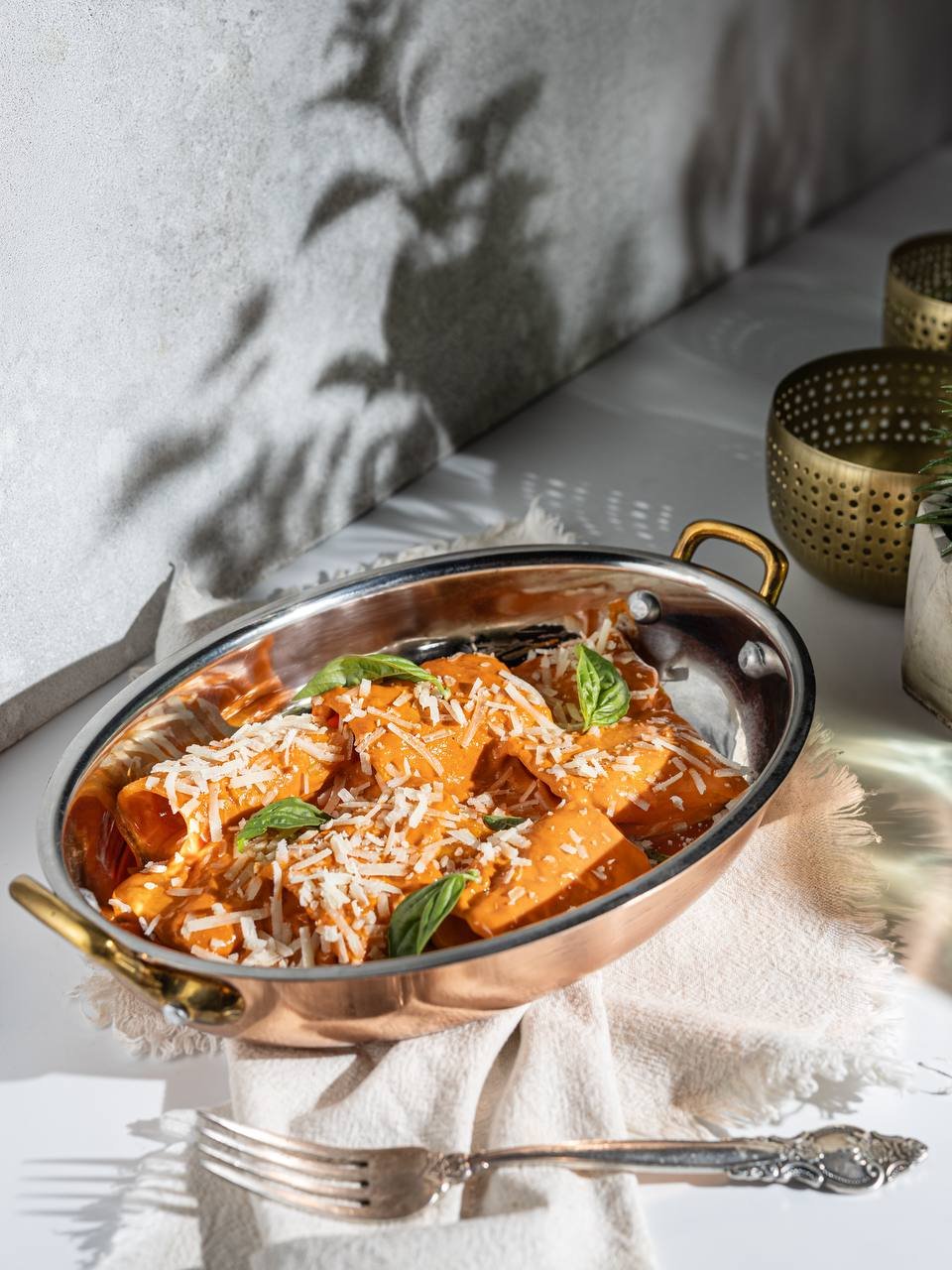 Paccheri with Pomodoro souce, Parmigiano and Bazil