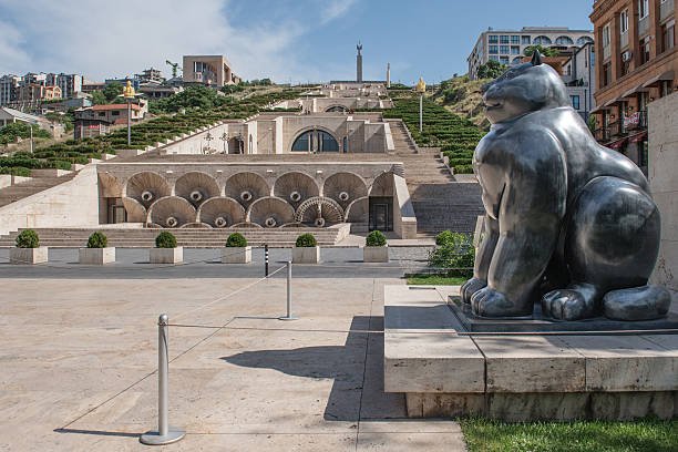 درج الفن الحديث في مجمع الكاسكيد في يريفان ضمن جولة ثقافية في أرمينيا